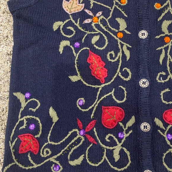 NEW Women Small 4/6 Fall Sweater Vest Leaves Navy Blue Green Red Bead Embroidery - Picture 2 of 10